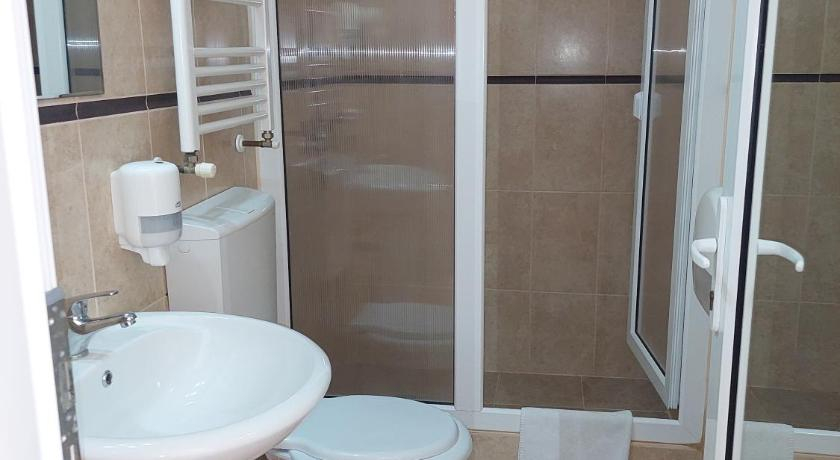 Bathroom 4, Pensiunea Veronica, Sanmartin