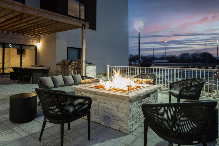 Food & Drinks 5, Towne Place Suites, Dauphin