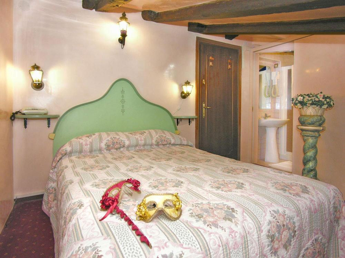 Bedroom 5, Locanda Antico Fiore, Venezia