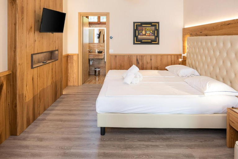 Bedroom 2, Hotel Verdeneve, L'Aquila