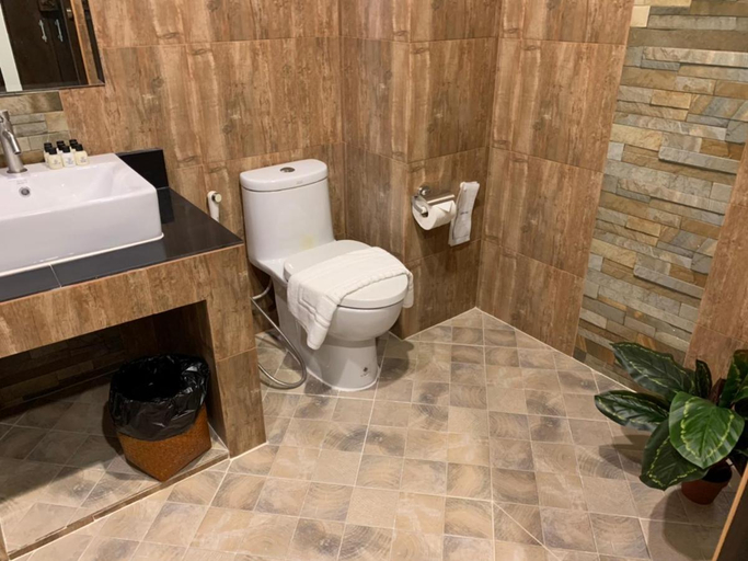 Bathroom 3, Namtok Sarika Resotel, Muang Nakhon Nayok