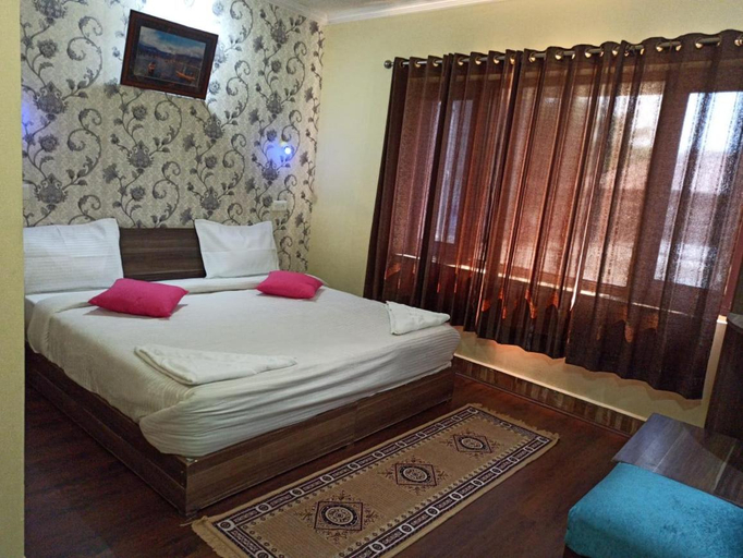 Bedroom 2, Hotel curio's All seasons, Srinagar