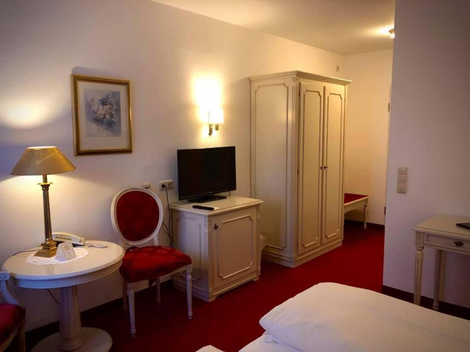 Bedroom 4, Hotel Daniels, Freising