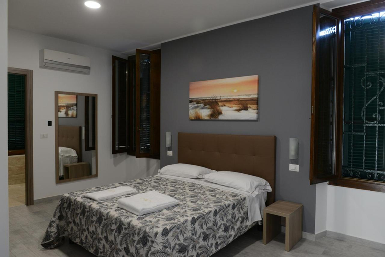 Bedroom 4, Hotel Oregon, Milano