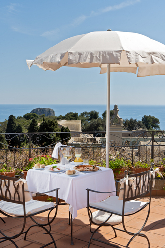 Food & Drinks, Sina Flora Capri, Napoli