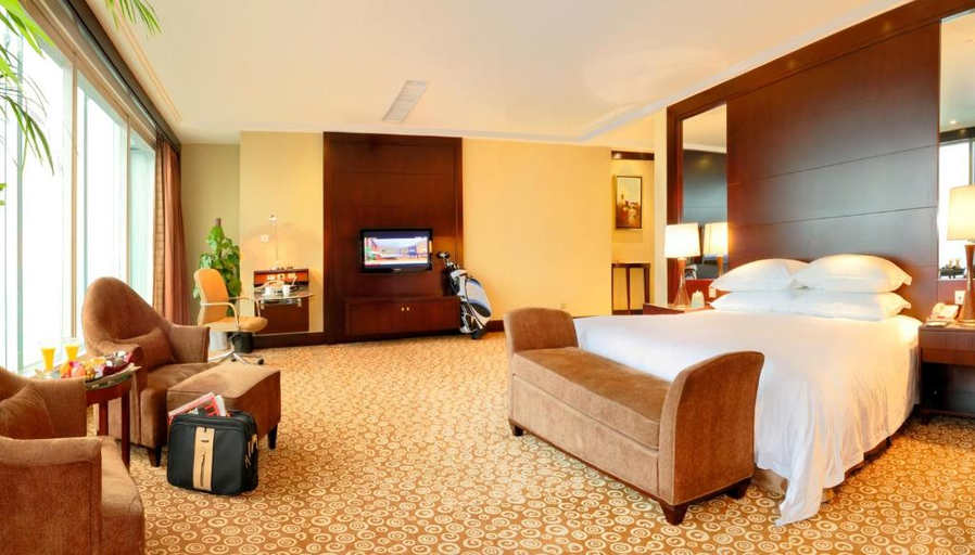 Bedroom 2, Golden Eagle Summit Hotel Downtown, Nanjing