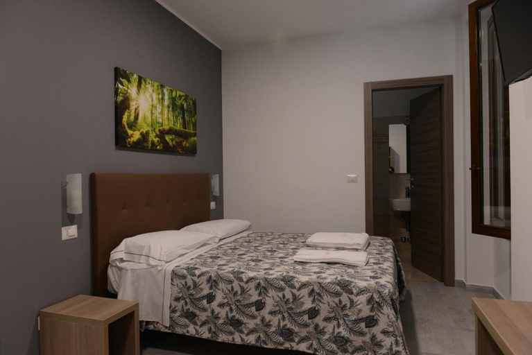 Bedroom 2, Hotel Oregon, Milano