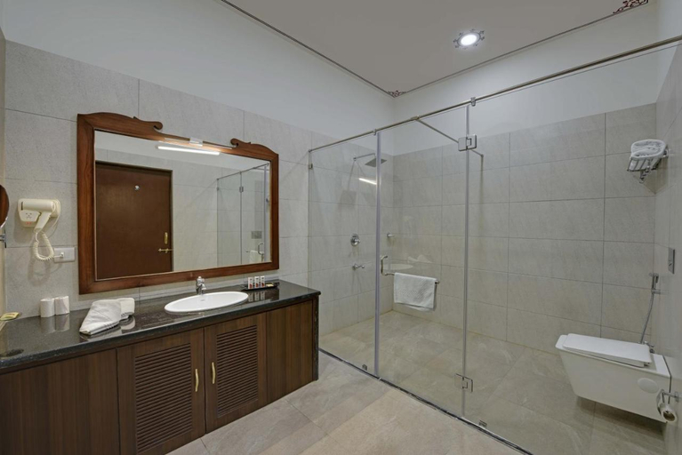 Bathroom 3, The Jaibagh Palace, Jaipur