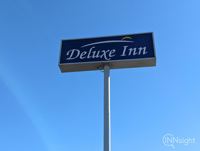 Exterior & Views, Deluxe Inn, Collin