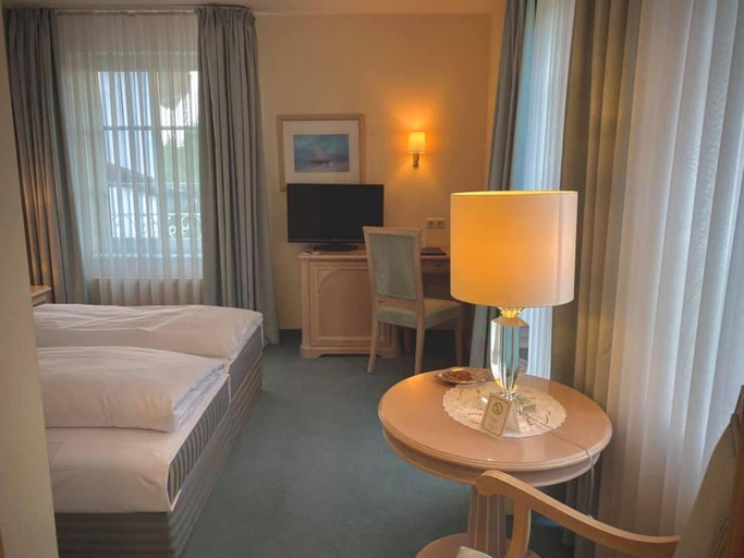 Bedroom 5, Hotel Daniels, Freising
