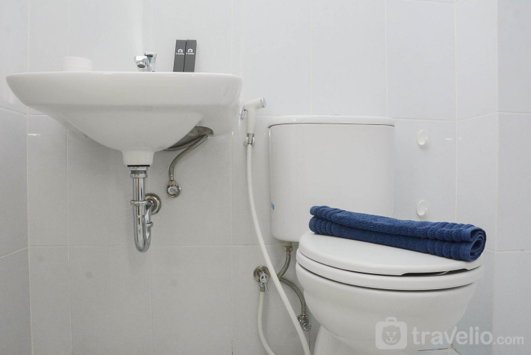Bathroom 3, Town View Apartment Studio @ Patraland Urbano, Bekasi