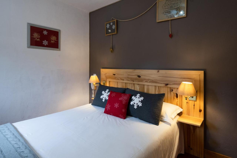Bedroom 3, L'Ecureuil, Alpes-Maritimes