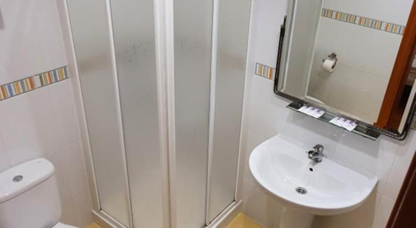 Bathroom 5, Hotel La Curva, Granada