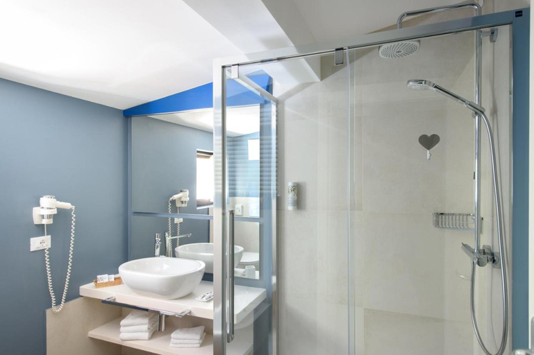 Bathroom, Hotel Garni Roberta, Belluno