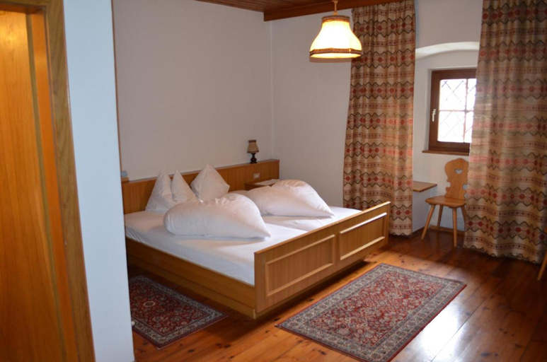 Bedroom, Ansitz Goller, Bolzano