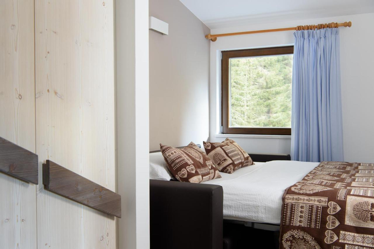 Bedroom 2, Hotel Garni Roberta, Belluno