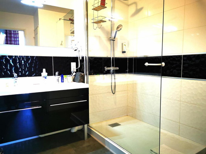 Bathroom 3, Hotel La Sapiniere, Ardennes