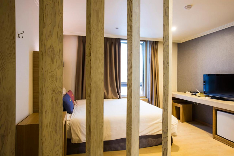 Others 4, Central Hotel, Sacheon