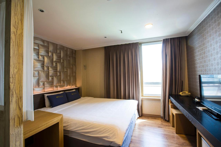 Bedroom 2, Central Hotel, Sacheon