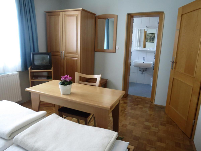 Bedroom 2, Motel Divjak, Hoce-Slivnica