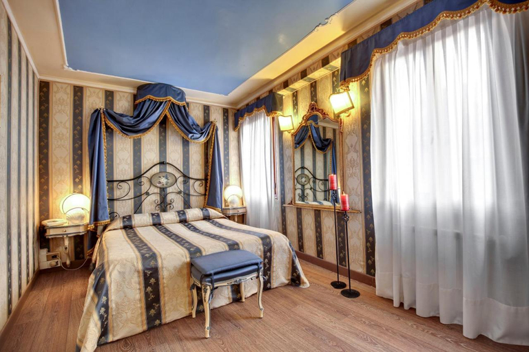 Bedroom 3, Locanda Antico Fiore, Venezia