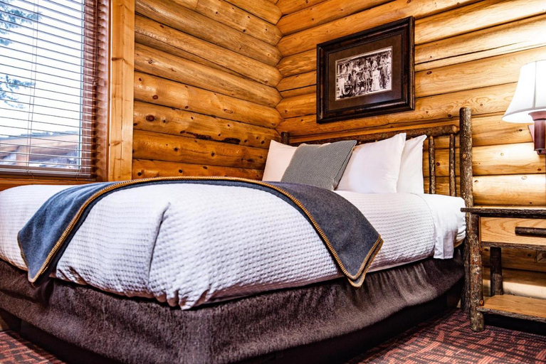 Bedroom 3, Elk Country Inn, Teton