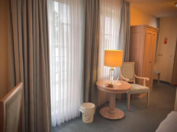 Others, Hotel Daniels, Freising