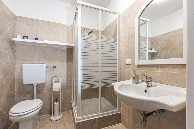 Bathroom 4, Giulio Cesare 14 Residence, Palermo