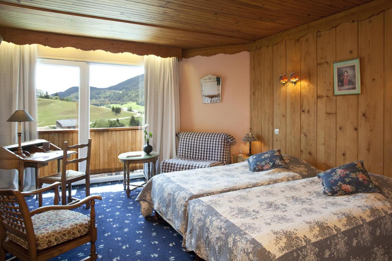 Bedroom 5, Hotel Christiania, Isère