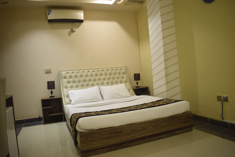 Bedroom 3, Galaxy Heights Inn, Bahawalpur