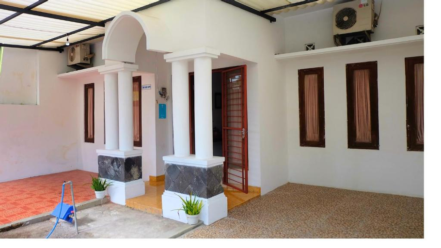 Exterior & Views 2, Homestay Jogja dekat Taman Pelangi by Simply Homy, Sleman