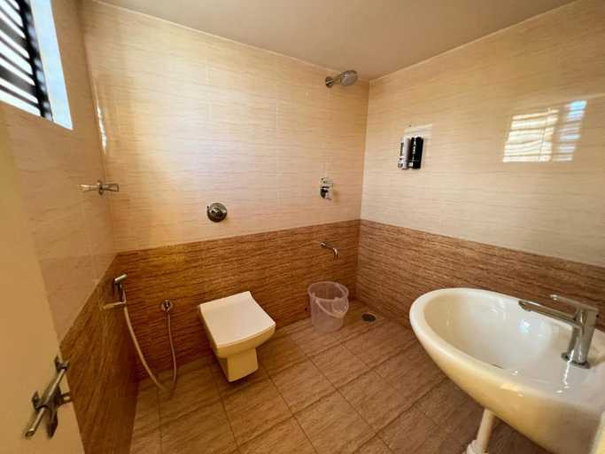 Bathroom 4, Hotel Skyline by Agira Hotels, Bangalore