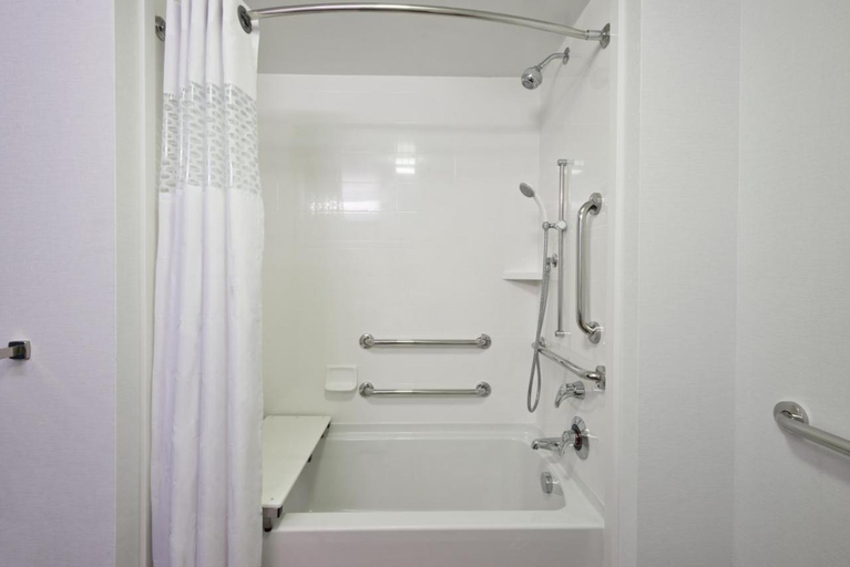 Bathroom 4, Hampton Inn & Suites North Huntingdon-Irwin, Westmoreland