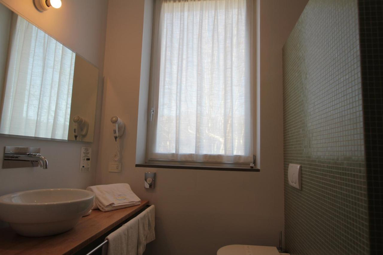 Bathroom 5, Hotel La Sosta, Lecco