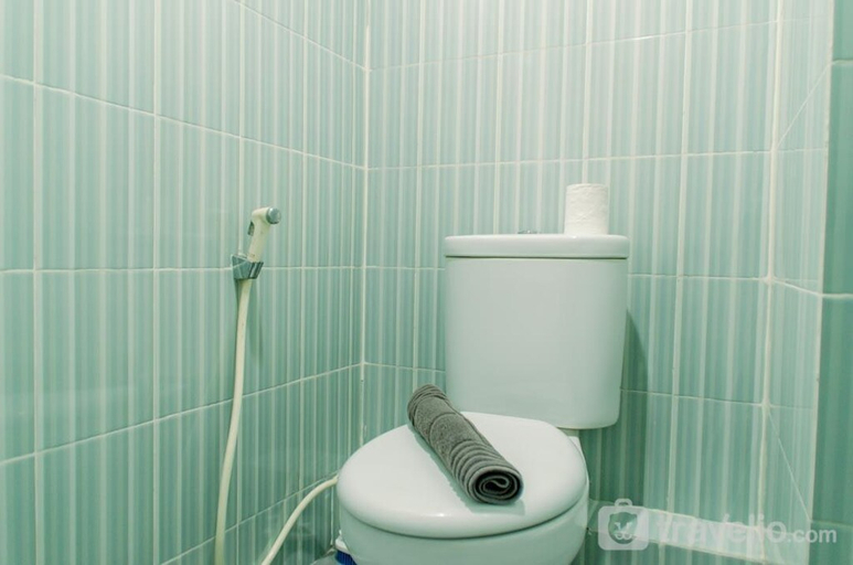 Bathroom 5, Homey And Simply 2Br At Cinere Resort Apartment, Depok