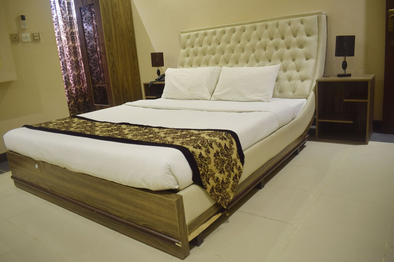 Bedroom 4, Galaxy Heights Inn, Bahawalpur