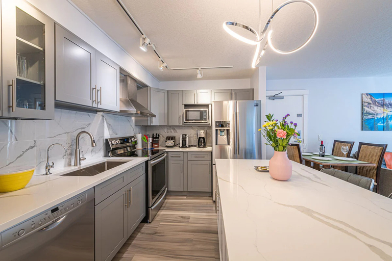 Others 5, Luxurious Honeymoon & Anniversary Suite, Division No. 15