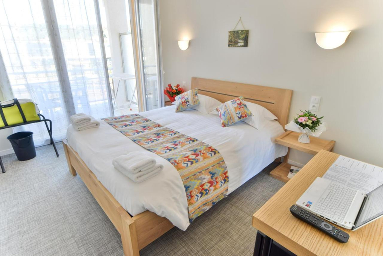 Bedroom 3, Hotel Sables D'or, Hérault