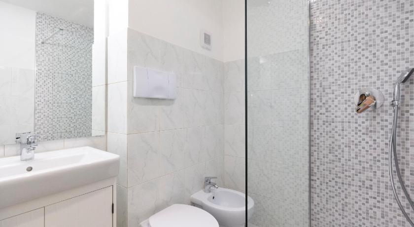 Bathroom 3, Alessia's Flat - Certosa, Milano