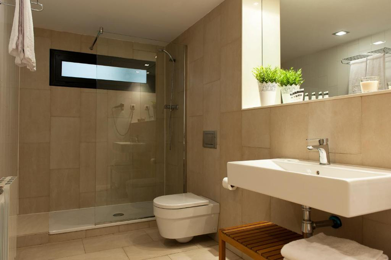 Bathroom 4, MH Apartments Sant Pau, Barcelona