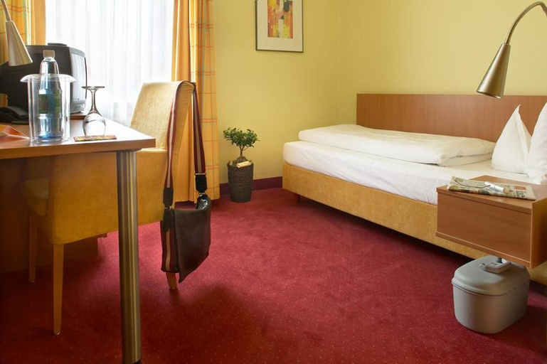 Bedroom 2, Hotel Mehl, Neumarkt in der Oberpfalz