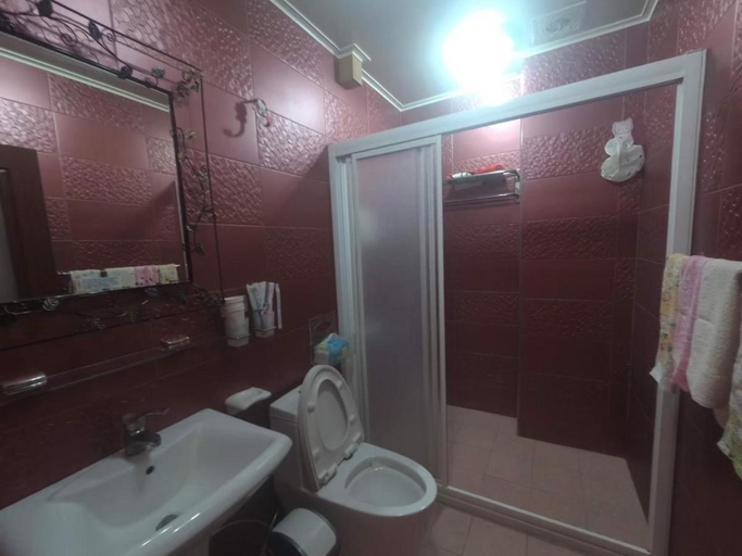 Bathroom 3, Donggang Town Bed and Breakfast, Pingtung