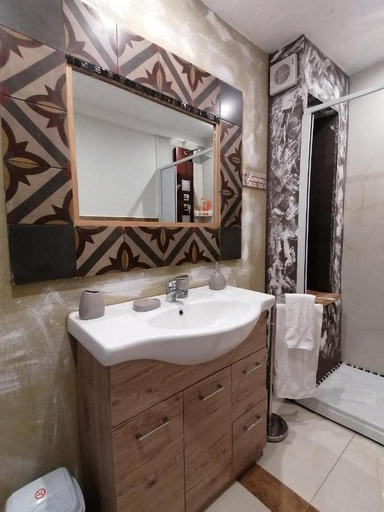 Bathroom 5, L'Antico Palazzo rooms, Catania