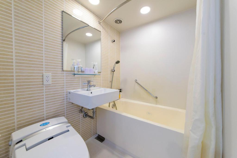 Bathroom 3, Nishitetsu Resort Inn Naha, Naha