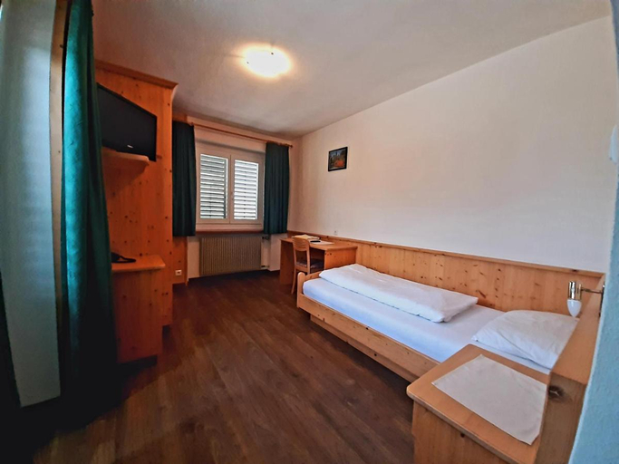 Bedroom 4, Hotel Pörnbacher, Bolzano