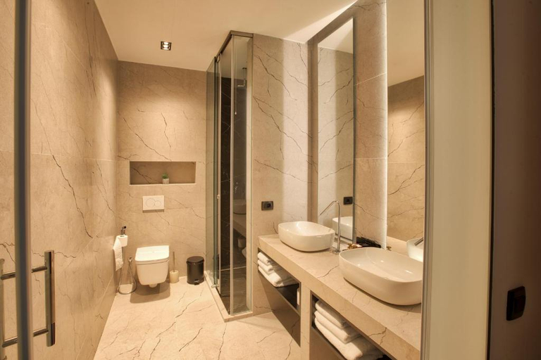 Bathroom 4, Venus Hotel, Lipljan