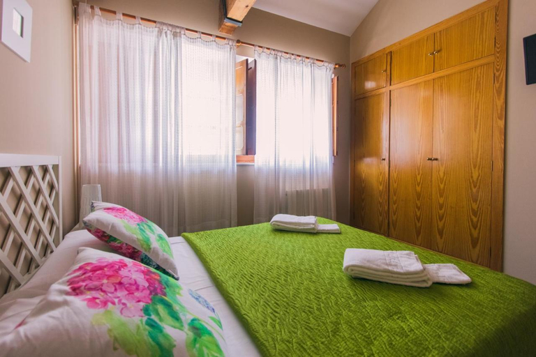 Bedroom 5, Hostal El Convent de Moncada, Valencia
