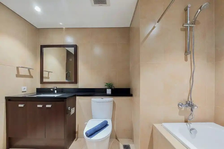 Bathroom 2, Well Designed And Cozy 2Br Apartment Branz Bsd City, South Tangerang