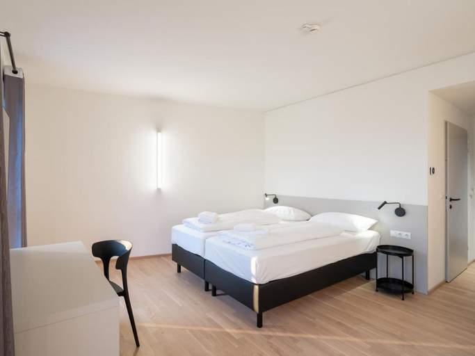Bedroom 5, Hotel AT HOME - late arrival self check in, Graz