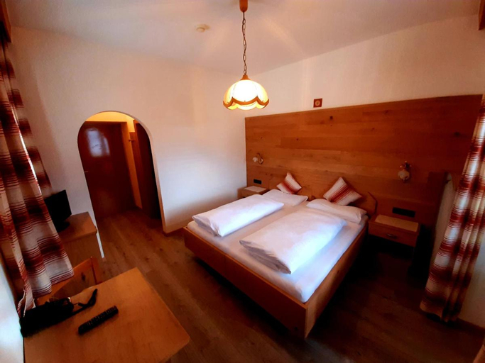 Bedroom 3, Hotel Pörnbacher, Bolzano